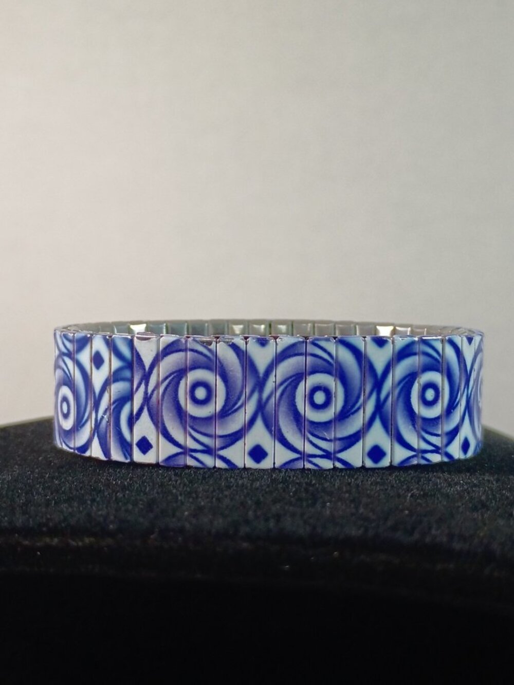 Vintage Enamel Accordion Bracelet Stainless Steel Stretch Blue Swirl